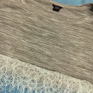 Cream short-sleeve sweater with lace detail